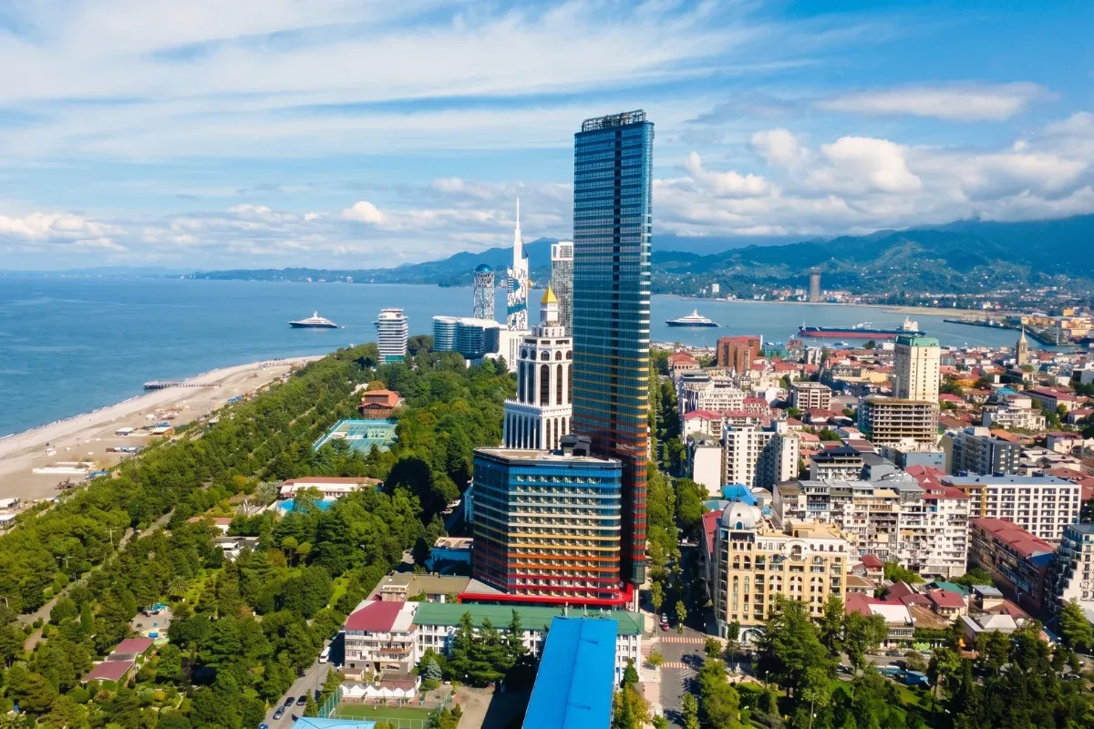 Azure Tower by 5M İnşaat, Rustaveli Avenue Batumi